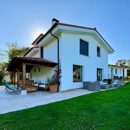 فيلة Maravillosa Casa Entre El Mar Y La Montana